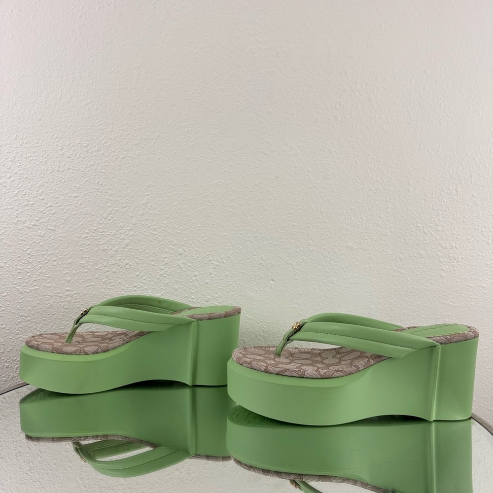 !SOLD! COACH Pistachio Green Leather Y2K Franki Monogram Platform Flip Flops - Picture 8 of 12
